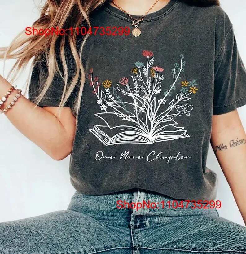 Book T Shirt One More Chapter  - Vintage Fashion Knitwear Book 评论和价格