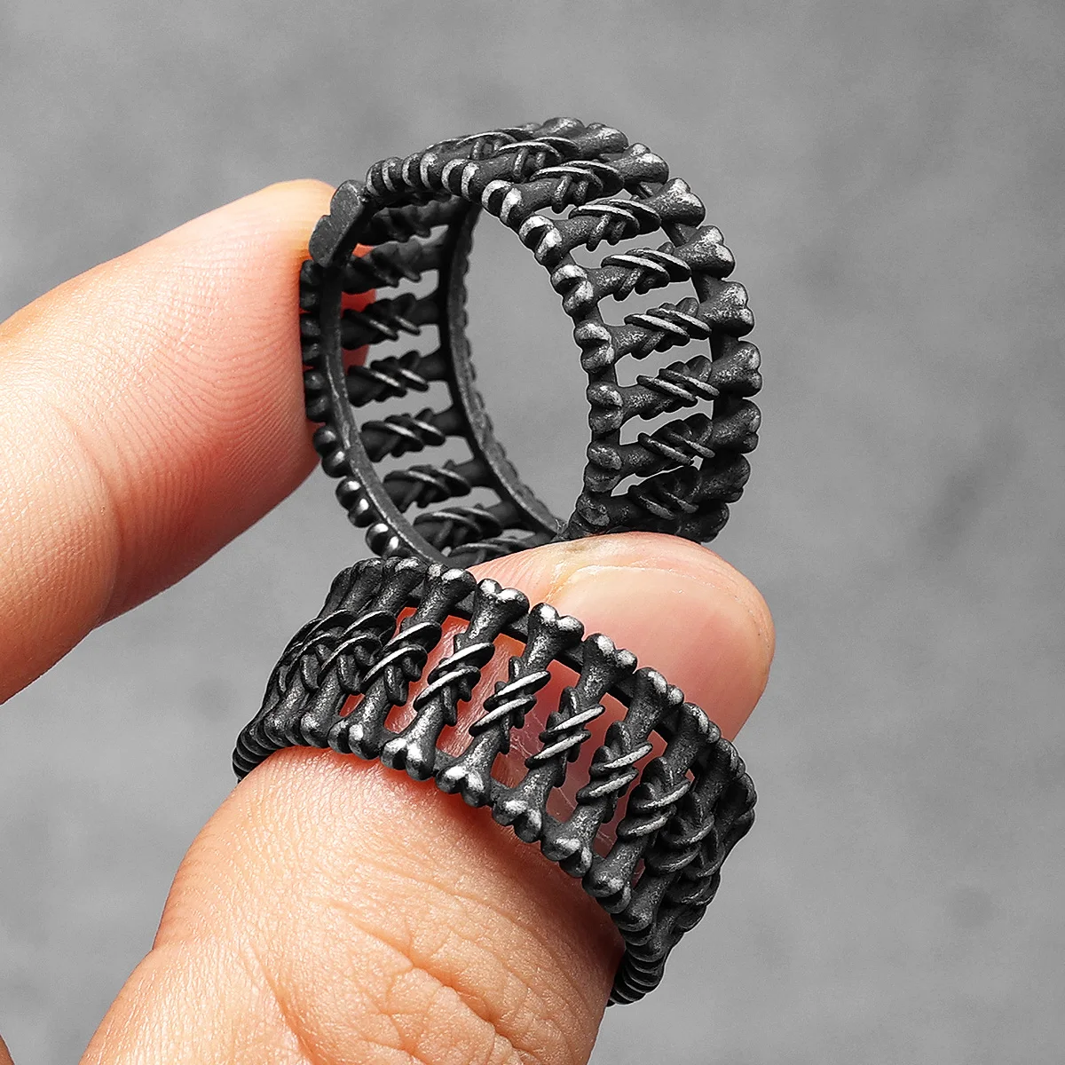 Retro Gothic Bone Men Rings St - Vintage Fashion Newtown 评论和价格