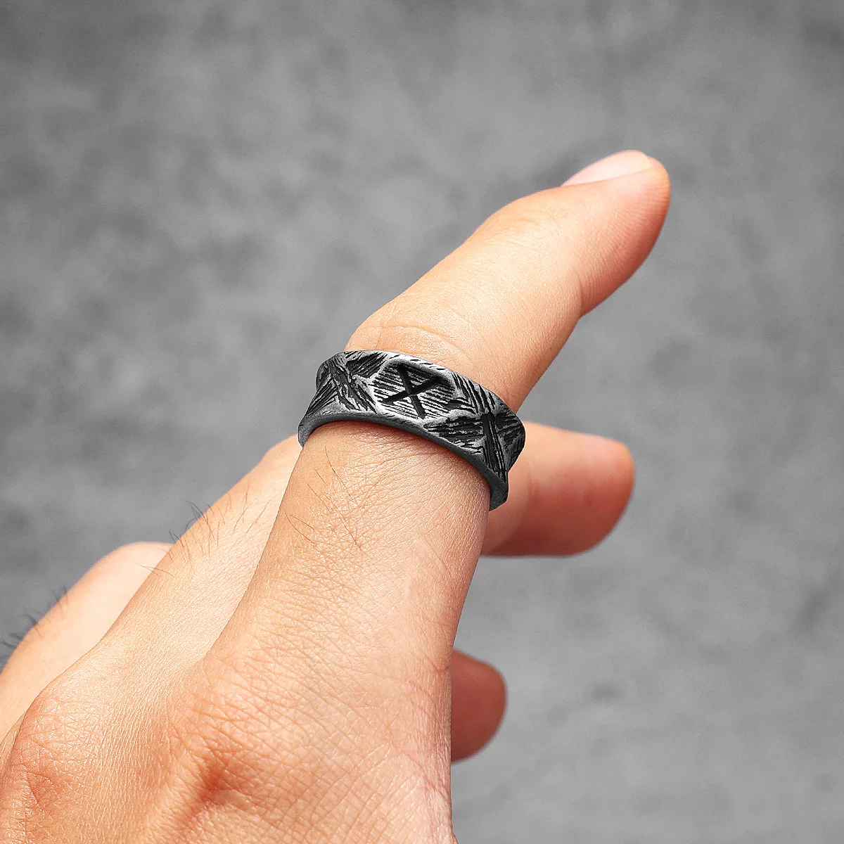 Minimalism Retro Viking Runes  - Vintage Fashion Newtown 评论和价格