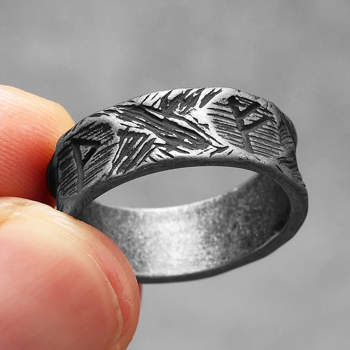 Minimalism Retro Viking Runes  - Vintage Fashion Newtown 评论和价格