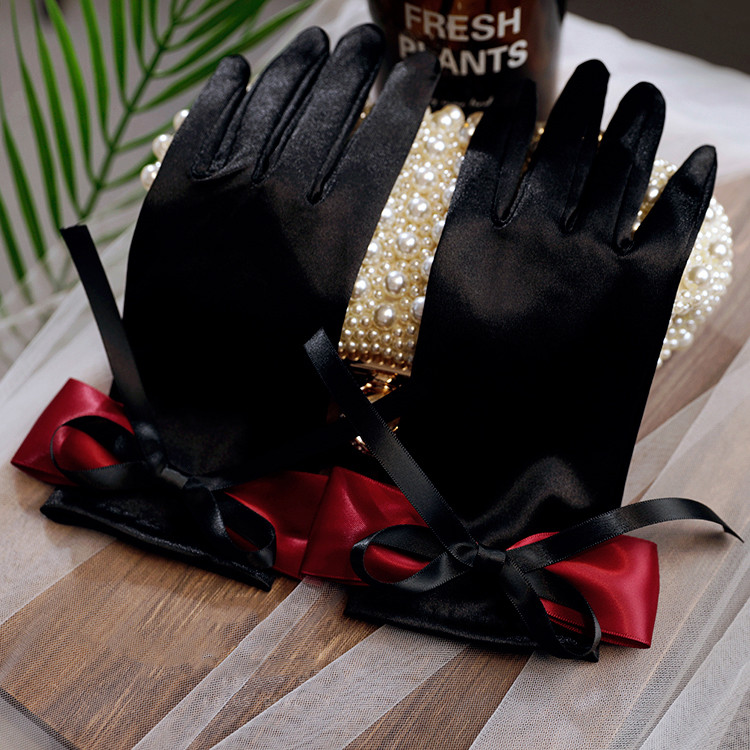 Women's Elegant Bow Black Sati - Vintage Fashion Photographers 评论和价格
