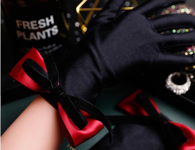 Women's Elegant Bow Black Sati - Vintage Fashion Photographers 评论和价格