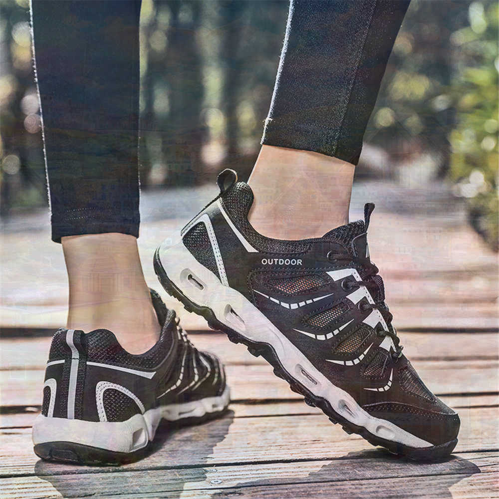 Sumer Round Tip Silver Sneaker - Vintage Fashion Canada 评论和价格